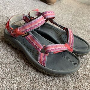 Teva Sandals Womens Pink/Purple Stripes Hurricane Sport Hiking Logo 4176 Size 8